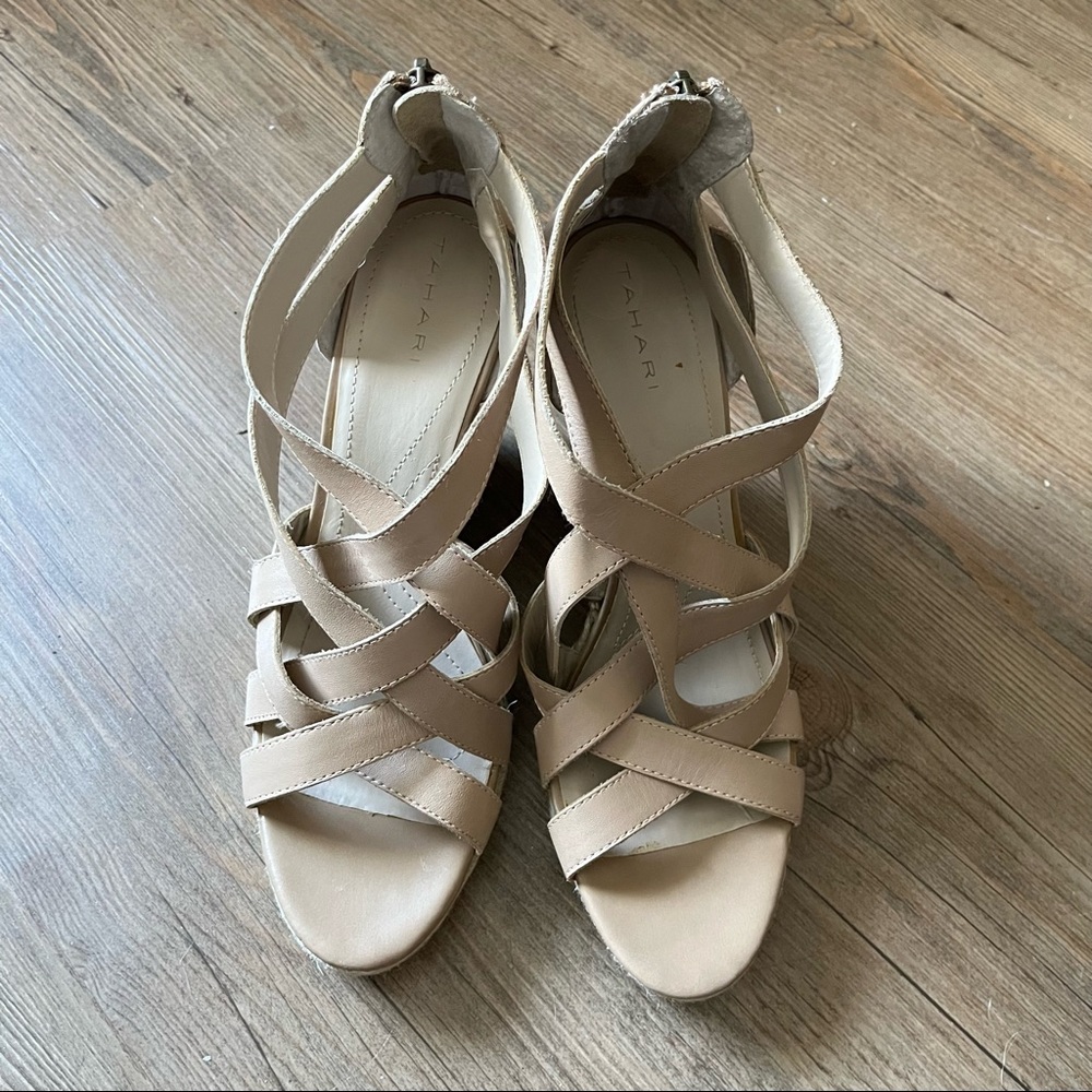 Tahari Wedge Heel Shoes Stretchy Straps Weave Size 10